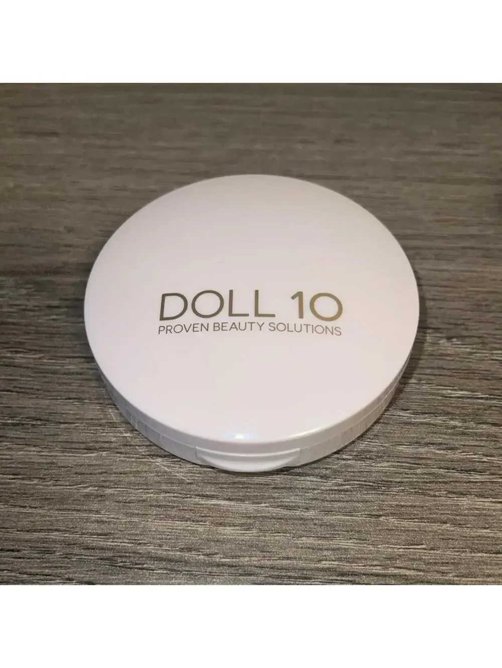 Doll 10 T.C.E. Cream Light/Medium Set with Brush, Puff & Bag - Picture 3 of 5